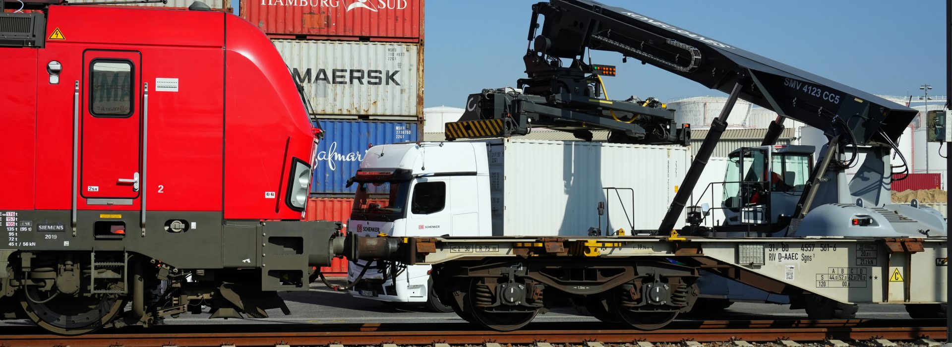 Rail freight Reliable mass transport DB International Operations